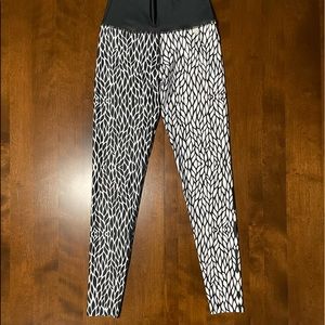 Cotilu Activewear compression leggings Size Medium